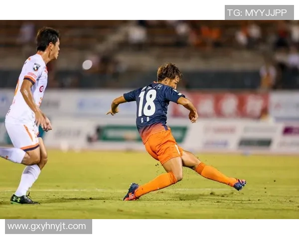 上海足球队技术争议引发热议球迷与专家观点交锋探讨未来发展