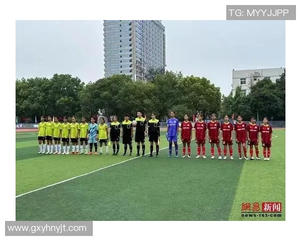 走进绿茵场外的世界与足球明星面对面交流的精彩旅程