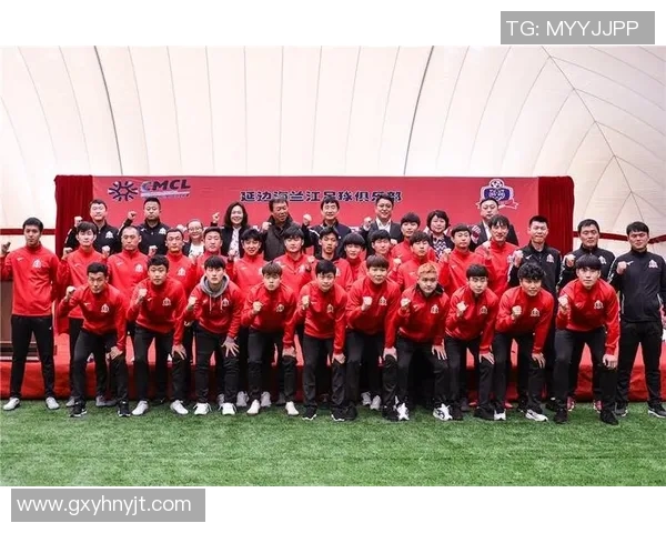 上海足球队的奋斗历程与荣耀追寻：一段不屈不挠的足球纪实之旅